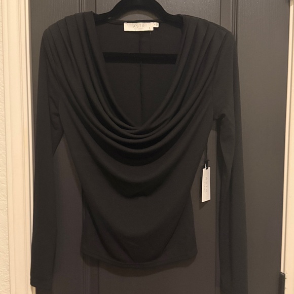 ASTR The Label Long Sleeve Deep Cowl Neck Top | Black | Small | NWT - Picture 5 of 7